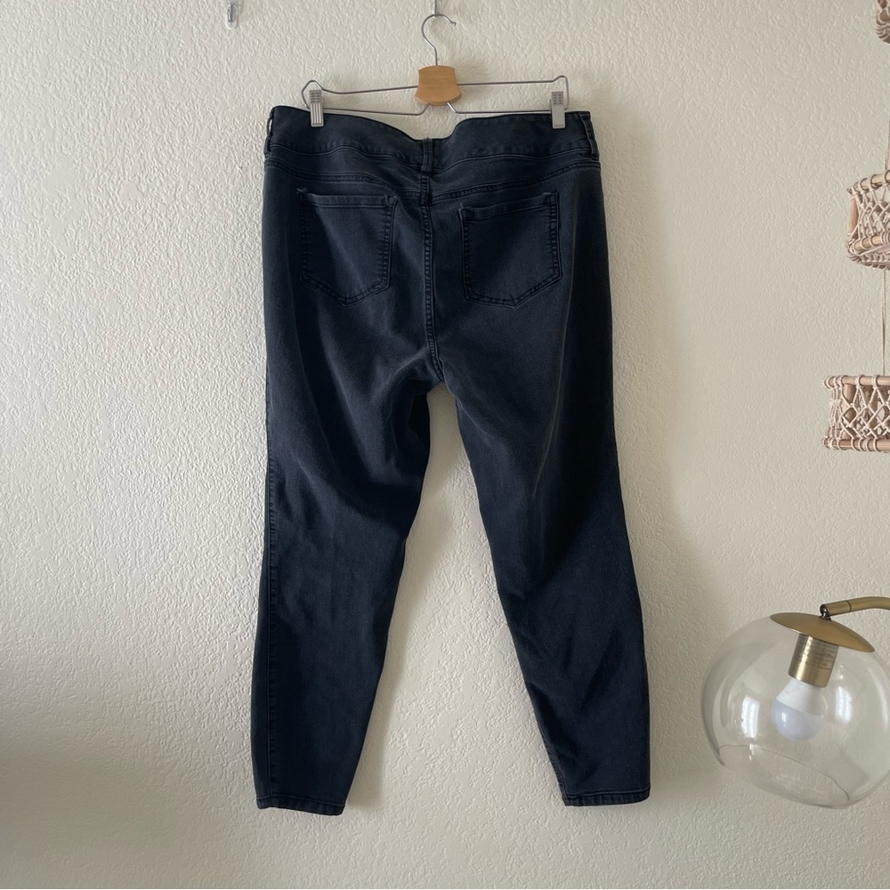 Torrid JEGGING SKINNY SUPER STRETCH HIGH-RISE JEAN - Picture 4 of 6